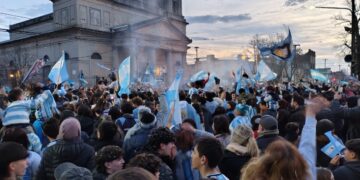 BRAGADO CELEBRO LA CLASIFICACION ARGENTINA Y EL PADRE MARIANO SE HIZO PRESENTE CON LA IMAGEN DE LA VIRGEN