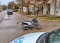 CHOQUE DE UNA MOTO Y UNA CAMIONETA. UN JOVEN HERIDO