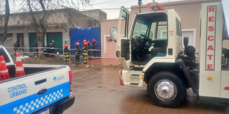 UN HOMBRE MURIÓ EN UNA EXPLOSIÓN EN BRANDSEN AL 200.