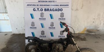 POLICIA SECUESTRO UNA MOTO CON NUMERO DE MOTOR ADULTERADO Y SE CLAUSURO UN TALLER