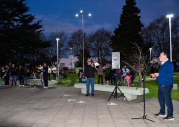 YA ESTÁN ENCENDIDAS LAS NUEVAS LUCES DE LA PLAZA DE O'BRIEN 8 YA ESTÁN ENCENDIDAS LAS NUEVAS LUCES DE LA PLAZA DE O’BRIEN
