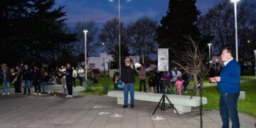 YA ESTÁN ENCENDIDAS LAS NUEVAS LUCES DE LA PLAZA DE O’BRIEN