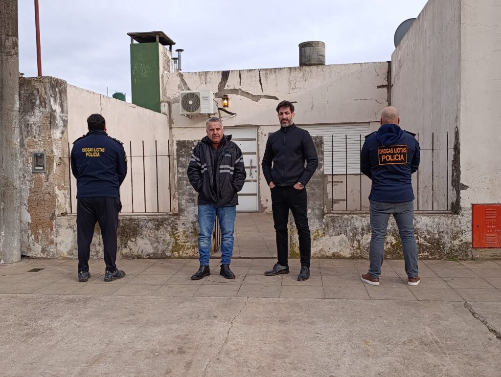 BRAGADO: DOS ALLANAMIENTOS CON SECUESTRO DE COCAÍNA 6 allanamiento dorgas bragado 1