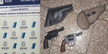 LA POLICIA DETUVO A UN HOMBRE QUE AMENAZABA A SU FAMILIA CON UN ARMA DE FUEGO