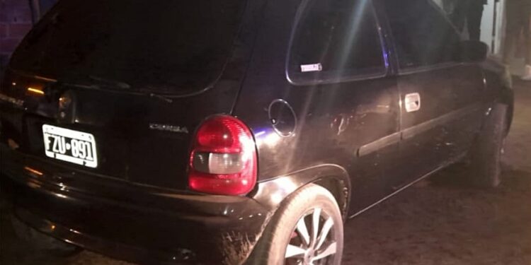 HUYENDO DE UN CONTROL, EMBISTIO UNA INSPECTORA DE TRANSITO. ANTES HABIA LESIONADO A OTRO AGENTE MUNICIPAL