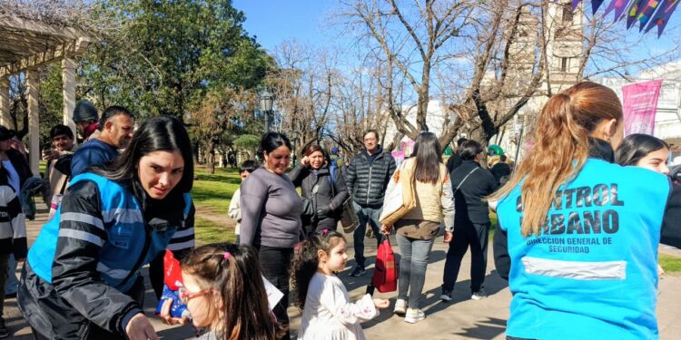 EL SOL ACOMPAÑO LA JORNADA POR EL DÍA DE LAS INFANCIAS EN LA PLAZA 25 DE MAYO 1 EL SOL ACOMPAÑO LA JORNADA POR EL DÍA DE LAS INFANCIAS EN LA PLAZA 25 DE MAYO