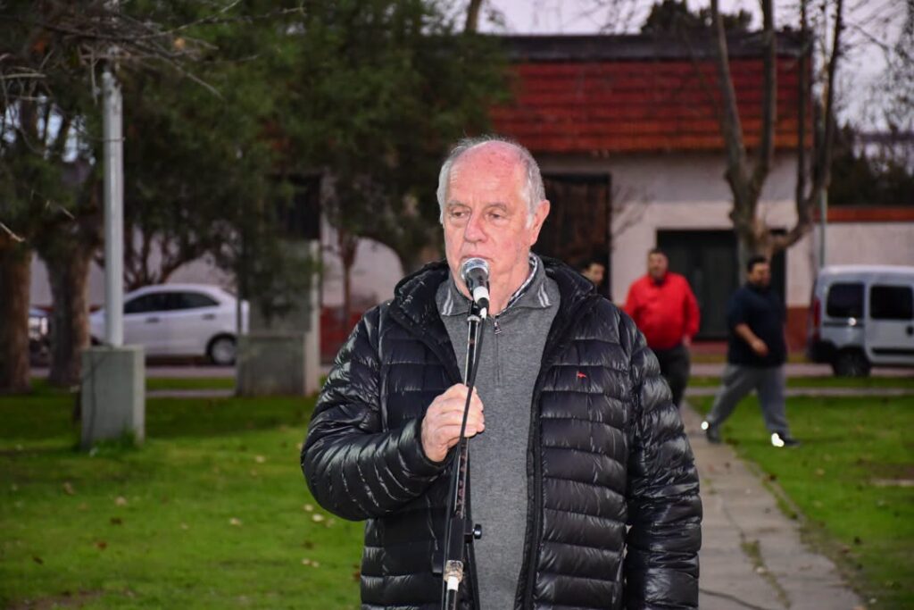 YA ESTÁN ENCENDIDAS LAS NUEVAS LUCES DE LA PLAZA DE O'BRIEN 8 luces plaza obrien2