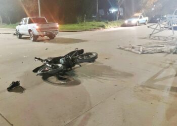 MAS CHOQUES DE MOTOS. ESTA VEZ EN SARMIENTO Y HERMANOS ISLAS.