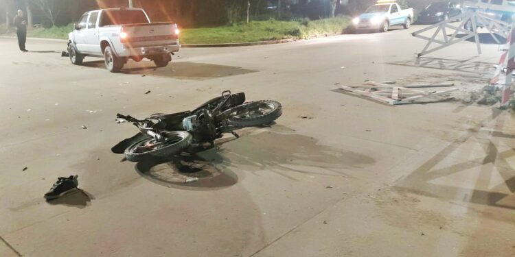 MAS CHOQUES DE MOTOS. ESTA VEZ EN SARMIENTO Y HERMANOS ISLAS. 1 MAS CHOQUES DE MOTOS. ESTA VEZ EN SARMIENTO Y HERMANOS ISLAS.