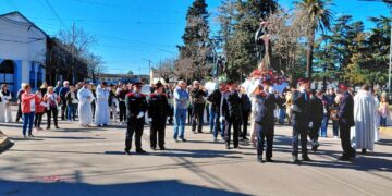 BRAGADO CELEBRÓ A SU SANTA PATRONA CON UNA NUTRIDA PROCESIÓN Y FIESTA POPULAR
