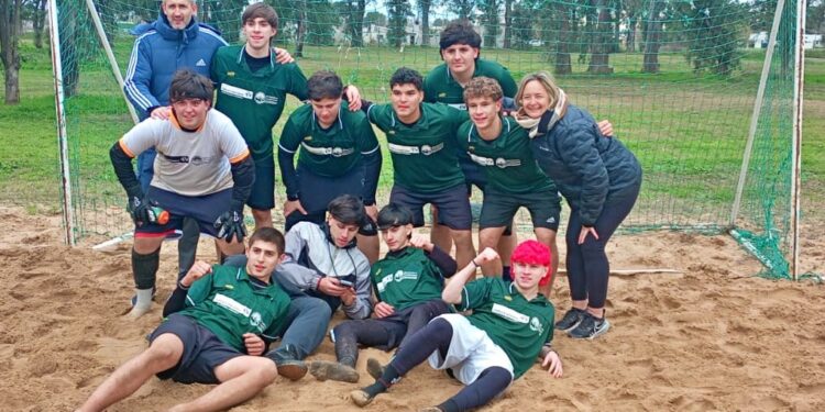 JUEGOS BONARENSES: EL FUTBOL PLAYA SUB 18 PASO AL INTERREGIONAL AL IGUAL QUE UNA DOCENA DE NADADORES