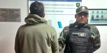 UN ALERTA SOBRE LA PRESENCIA DE UNA PERSONA SOSPECHOSA DERIVO EN UNA DETENCION POR RESISTENCIA A LA AUTORIDAD