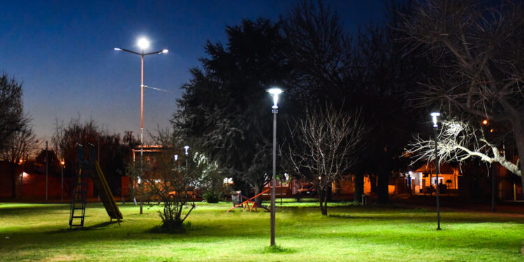 LA PLAZA ESPAÑA TIENE AHORA ILUMINACIÓN CON LED
