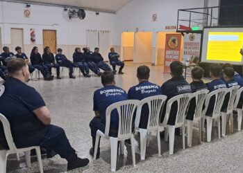SEPTIEMBRE AMARILLO: CHARLA DE PREVENCIÓN Y CONCIENTIZACIÓN PARA BOMBEROS