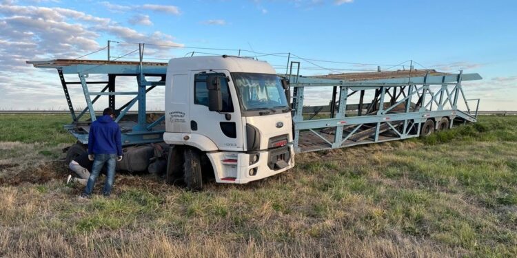 PENTAVIA ARREGLA CON PARCHES LA RUTA 5: DESPISTE DE UN CAMIÓN SE SUMA A UNA SEGUIDILLA DE ACCIDENTES