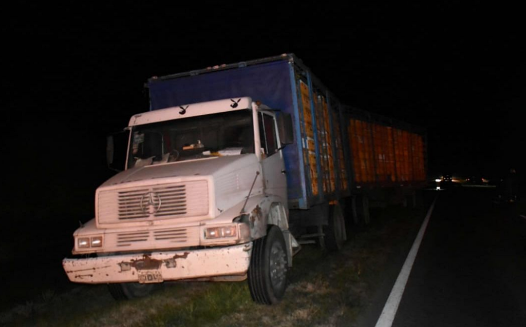 TRIPLE CHOQUE EN LA RUTA 5 ENTRE UN CAMIÓN, UN AUTO Y UNA CAMIONETA: VARIOS HERIDOS, INCLUIDOS 4 PERSONAS DE BRAGADO 7 choque chivilcoy bragadenses 2
