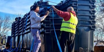 LLEGARON LOS NUEVOS CONTENEDORES ADQUIRIDOS POR EL MUNICIPIO POR MEDIO DE PROVINCIA LEASING