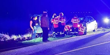 CASI UNA TRAGEDIA. UN AUTO IMPACTÓ UNA CUBIERTA DE CAMION EN RUTA 46.