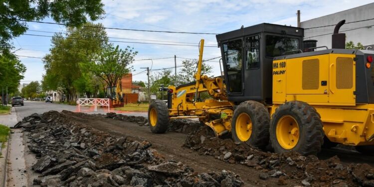 LA MUNICIPALIDAD CONTINUA CON EL PLAN DE PAVIMENTACIÓN