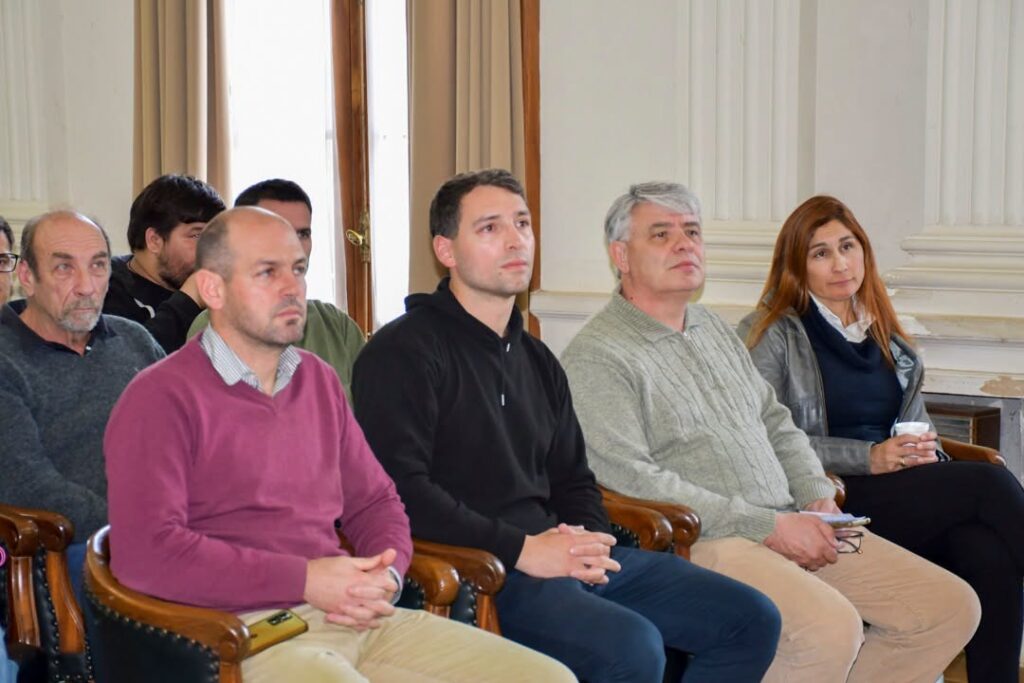 SIN PARTICIPANTES DE LA OPOSICIÓN, SE REALIZÓ UNA CAPACITACIÓN AMBIENTAL OBLIGATORIA PARA LA ADMINISTRACIÓN PÚBLICA 6 capacitacion ambiente muni1