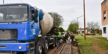 BARRIO FONAVI II: SIGUE ADELANTE LA OBRA DE CORDÓN CUNETA
