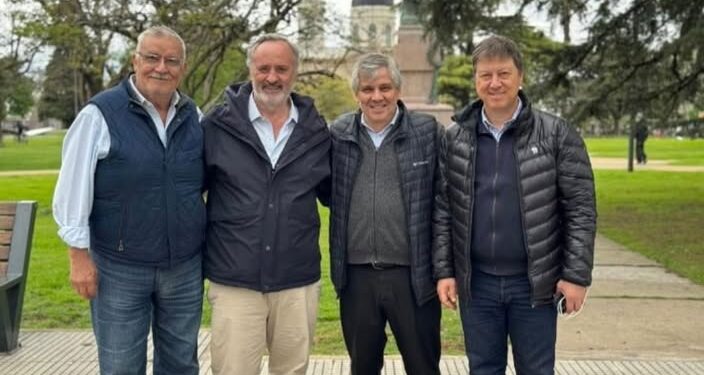VICENTE GATICA SE REUNIO CON INTENDENTES VECINALISTAS Y EL EX MINISTRO JOAQUÍN DE LA TORRE